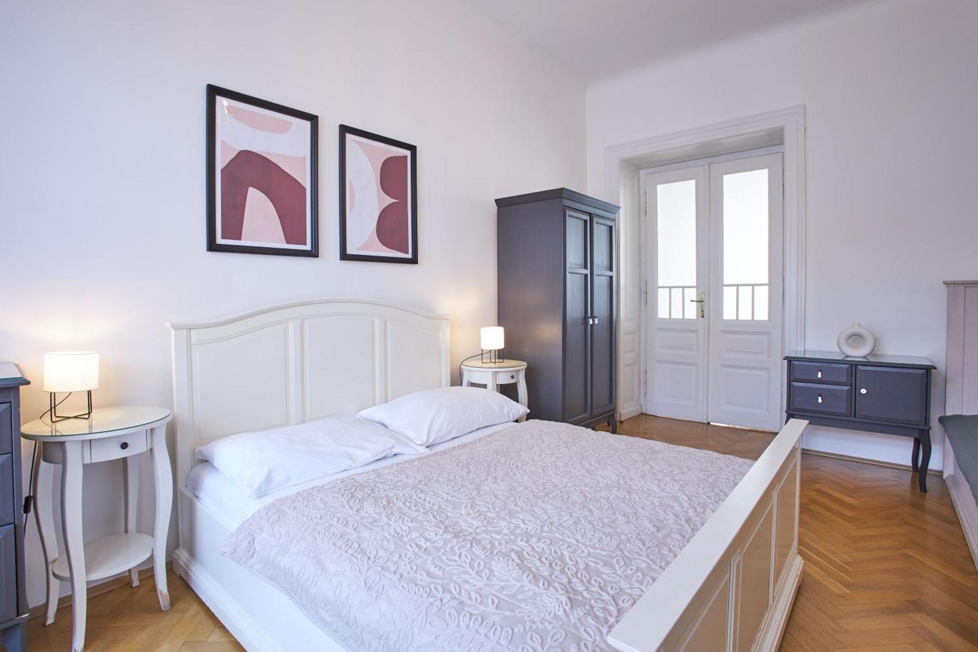 Charles Bridge Premium Residence 4* Prag