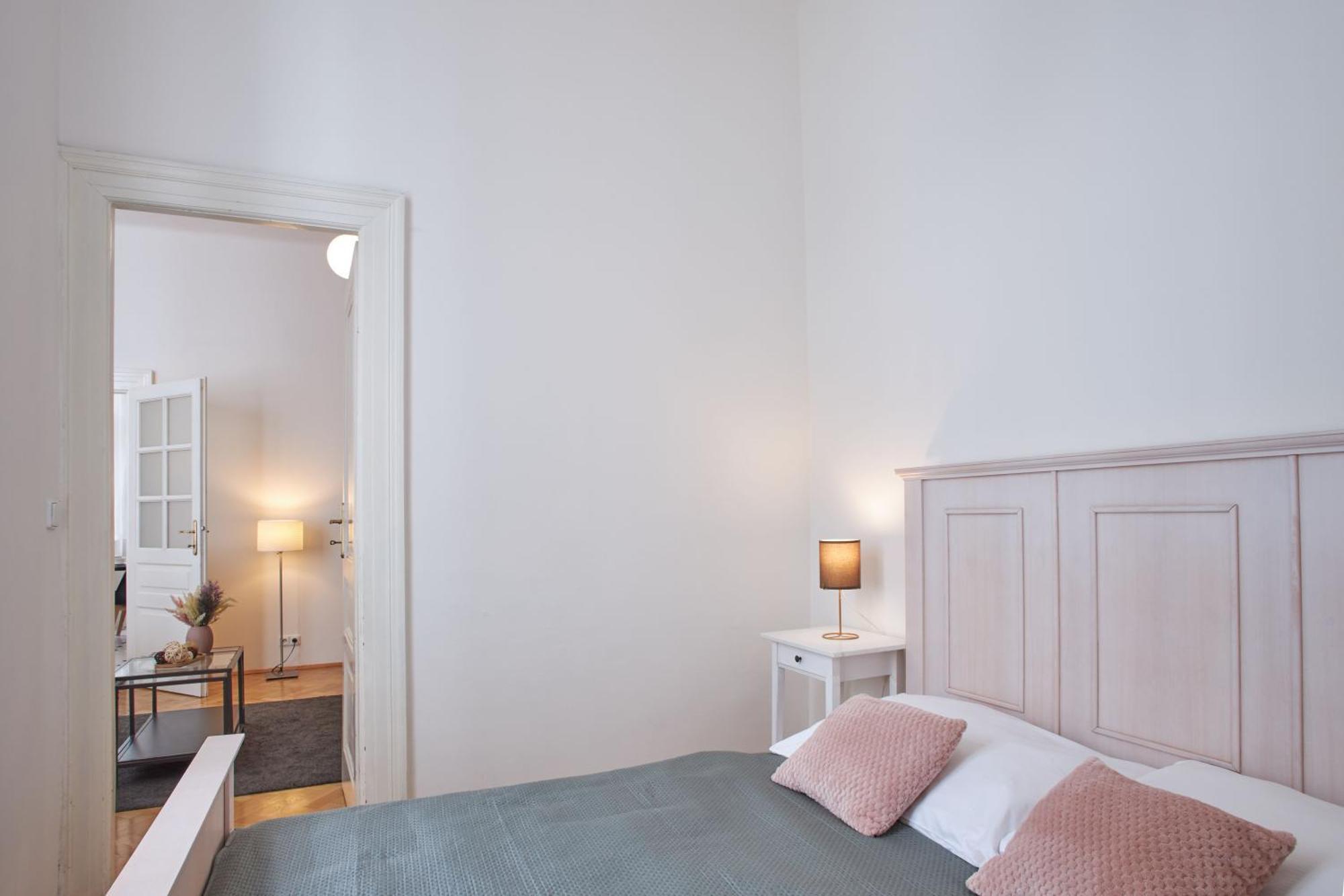 Charles Bridge Premium Residence 4* Prag